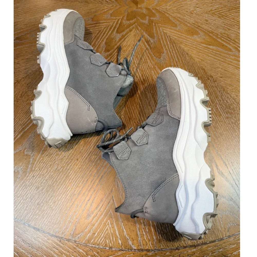 Sorel Kinetic Breakthru Caribou Waterproof Boots Quarry Sea Salt Gray Size 8
